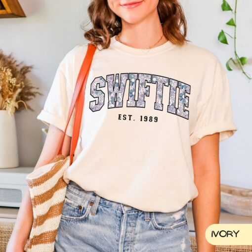 Comfort Colors Floral Style Swiftie T-shirt