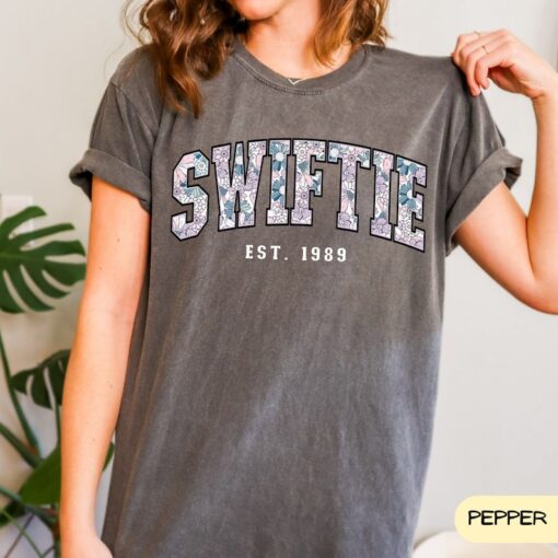 Comfort Colors Floral Style Swiftie T-shirt